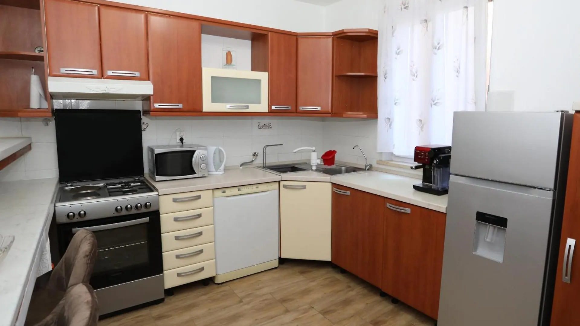 Tadijic Apartment Pula 0*,  Croatia